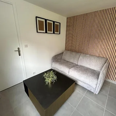 Maison Tout Confort, Au Pied De Toute Commodite Créteil